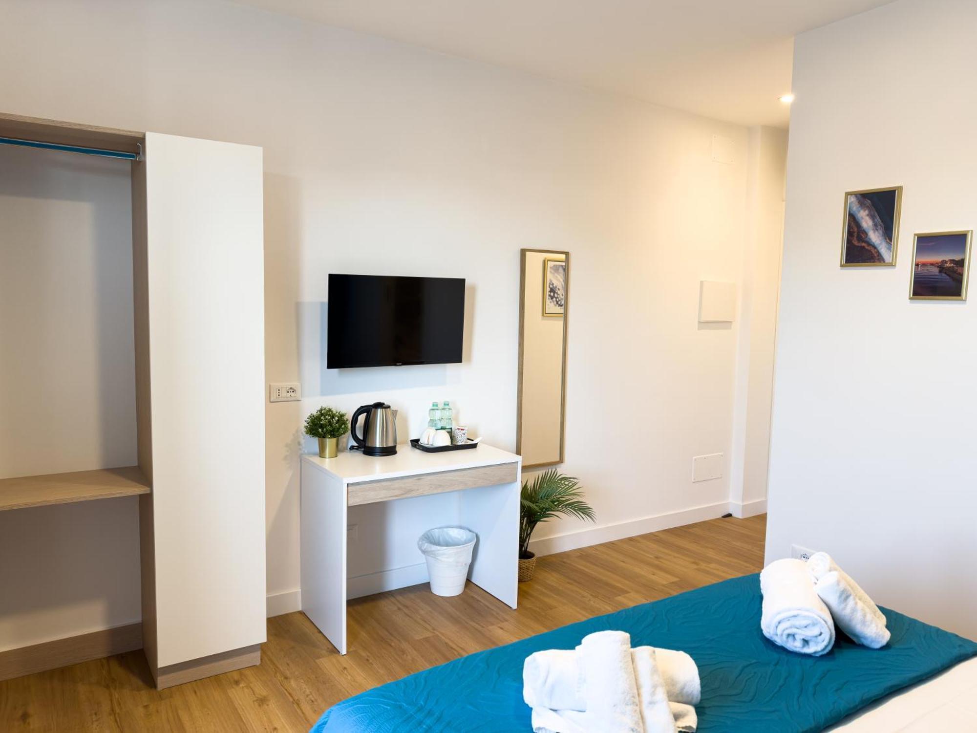 Isola 163 Guest house *